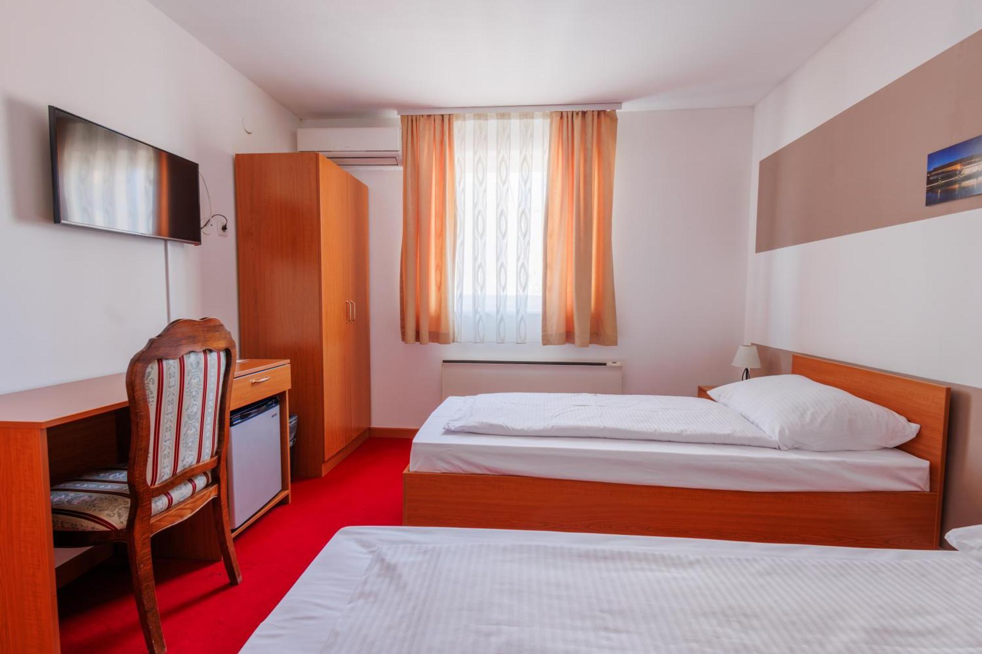 Pansion Strossmayer Osijek Extérieur photo