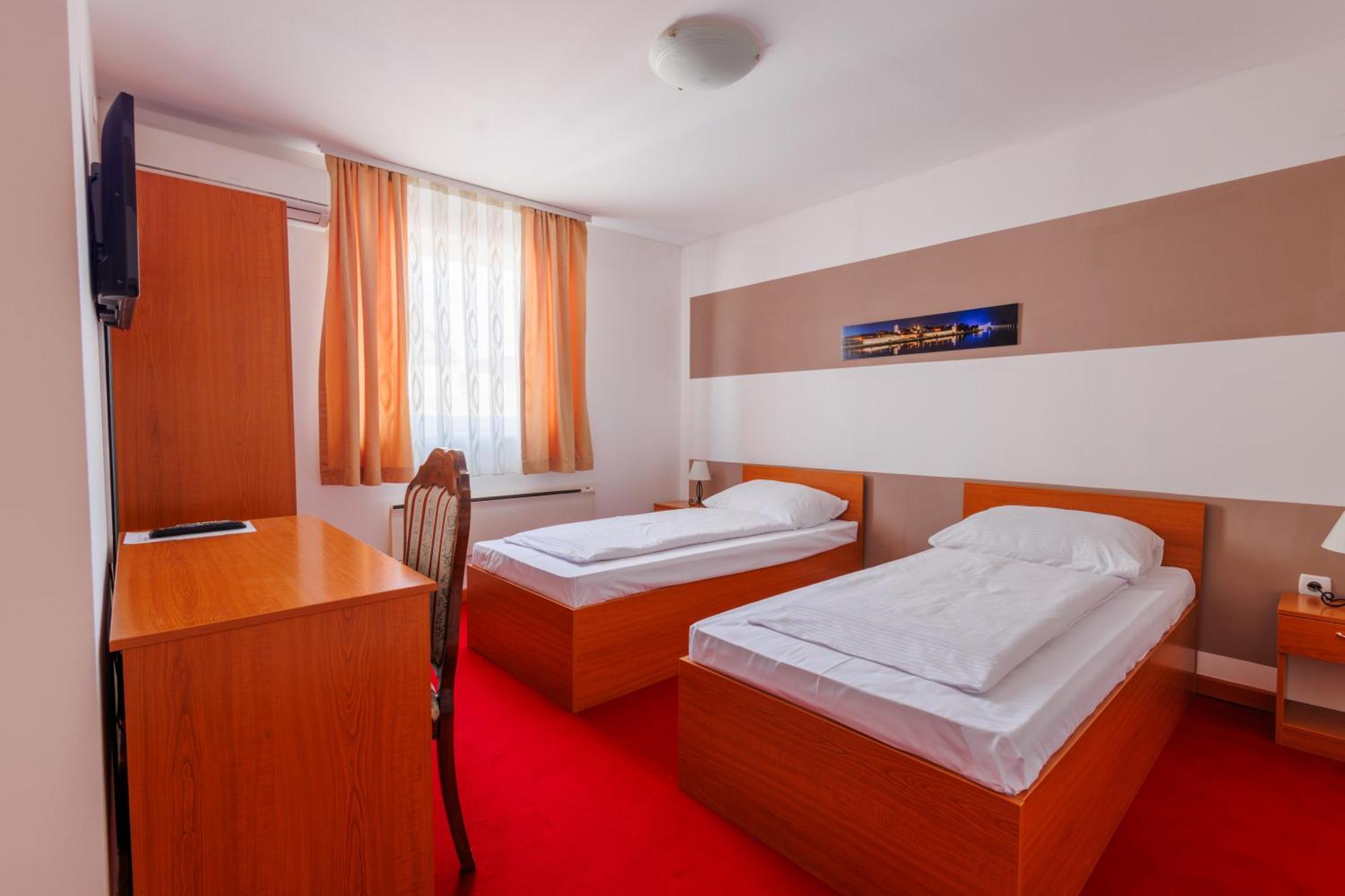Pansion Strossmayer Osijek Extérieur photo